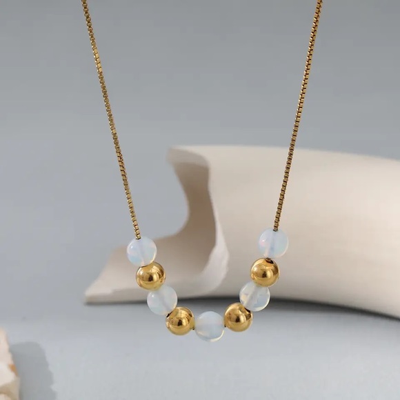 ◾️18K Gold Plated Round Opal Natural Stone Necklace - Picture 4 of 5